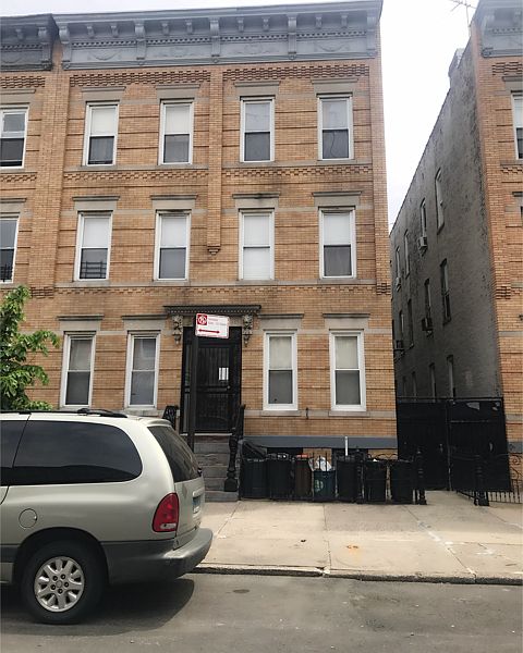 Commercial: 6 Units 