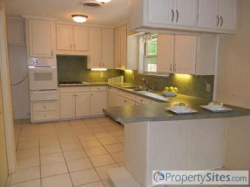 4th image of 3441 Wharton Dr