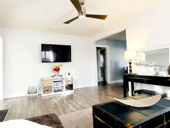 3rd image of 1306 Stamford Ave