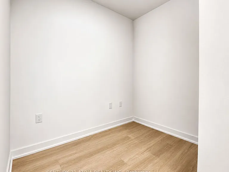 195 McCaul St #713 — Photo 6