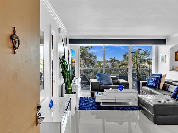 3rd image of 2841 N Ocean Boulevard #505