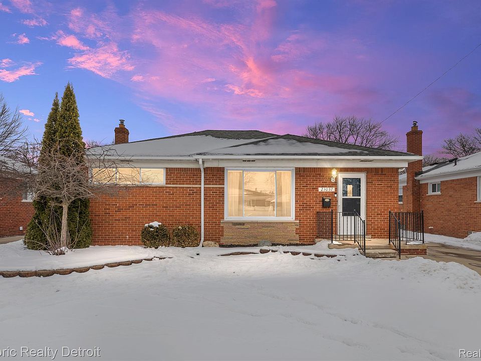 1st image of 23037 Playview St