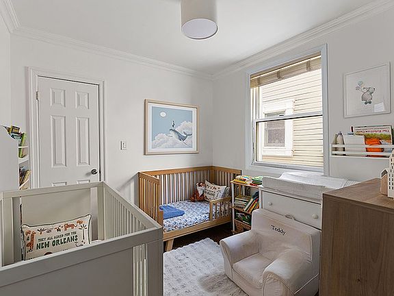 5th image of 32 Reeve Pl