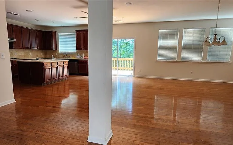 479 Briarfield Xing — Photo 10