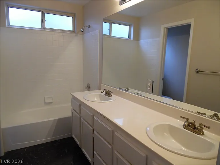 9120 Dolente Ave — Photo 8
