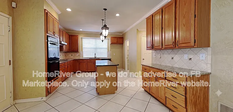 6725 Grant Ln — Photo 3