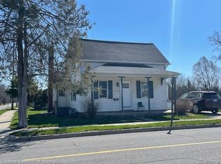 105 S Court St, Lapeer, MI
