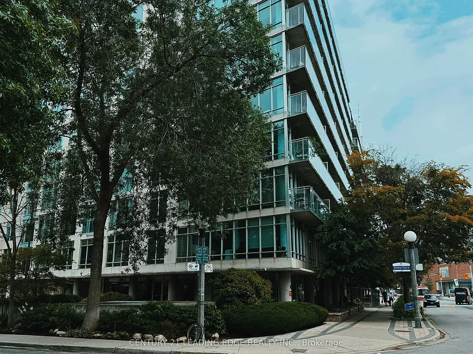 650 Queens Quay W #1821