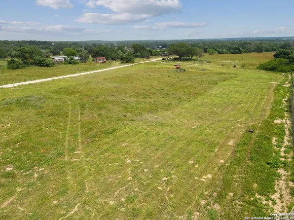 1585 Mogford Rd, San Antonio, TX 78264