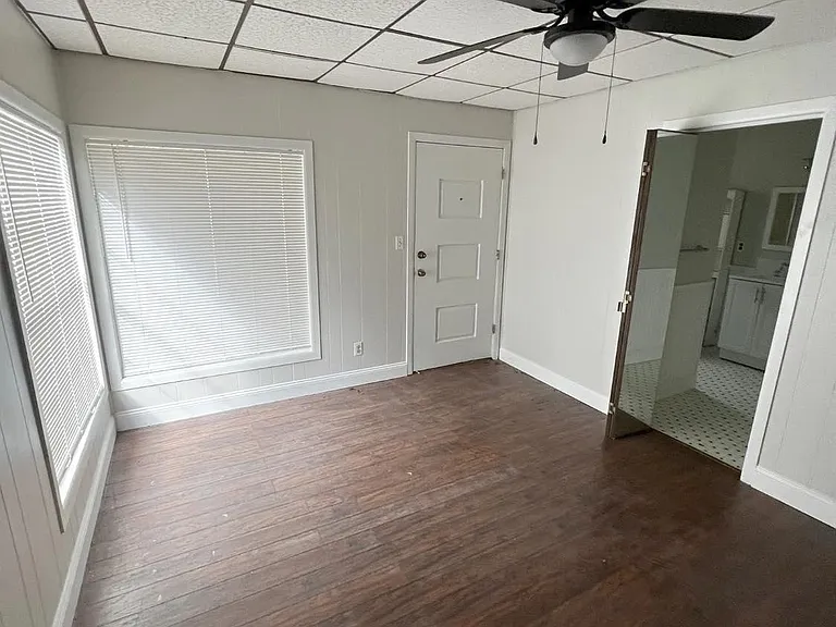 432 W Wisconsin Ave #B — Photo 7