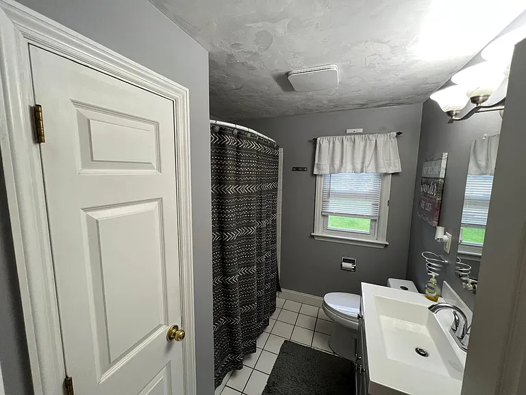 162 Gifford Ave #1 — Photo 9