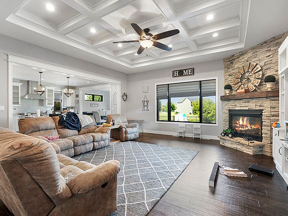 4th image of 25232 Parkside Dr