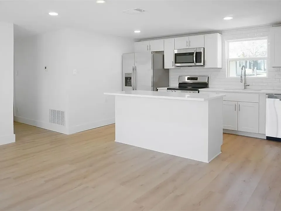 37 Almond Dr