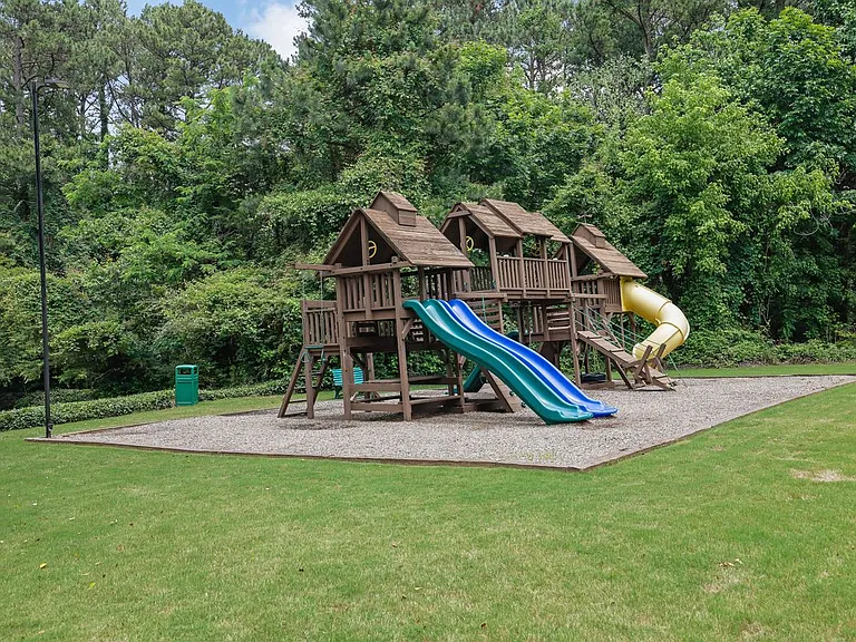 541 Lantern Wood Dr — Photo 36