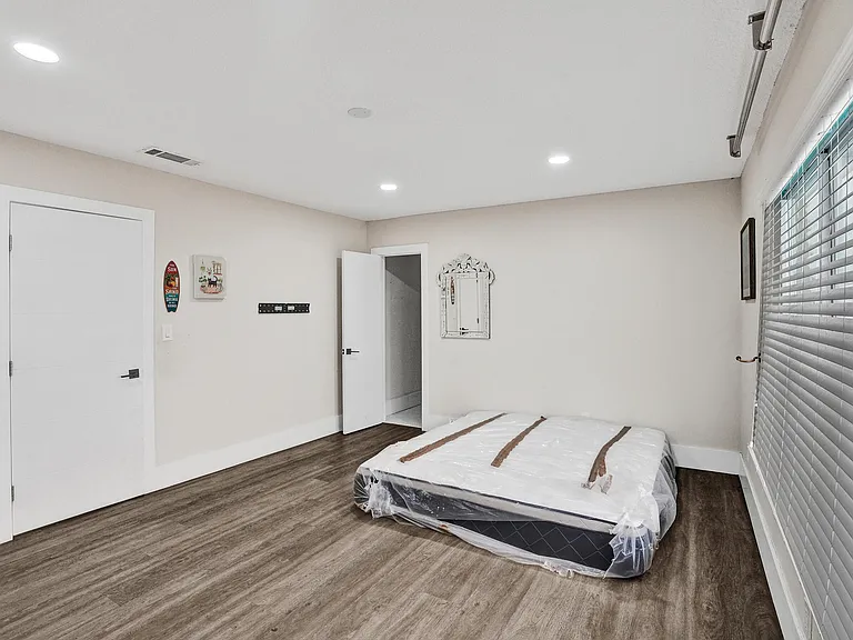 343 Layne Blvd — Photo 9