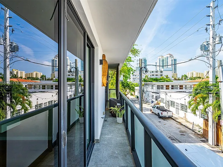 350 Meridian Ave #202 — Photo 6