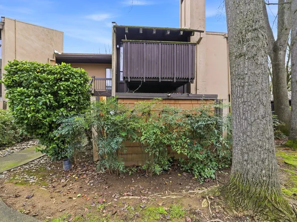 2229 Woodside Ln Unit 4, Sacramento, CA 95825