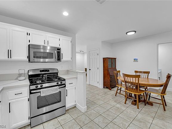 5th image of 2136 Betty Davis St