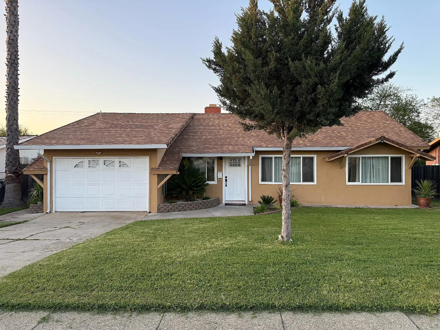 7429 Summer Ave photo 1