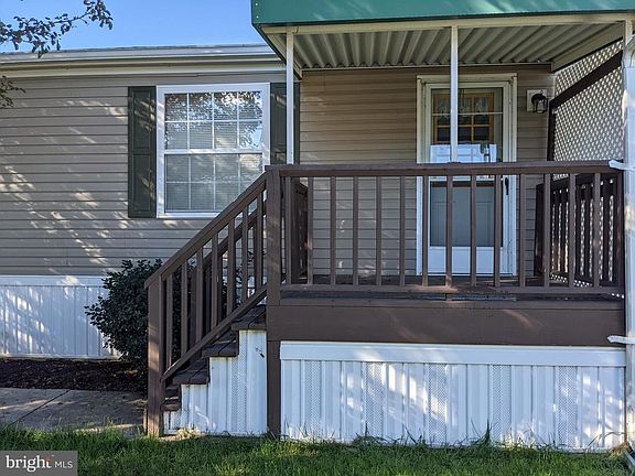 4th image of 229 Cameo Dr #28