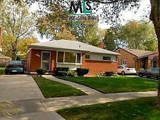 1st image of 21670 Cloverlawn St