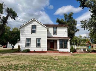 1110 Highway 136, Red Cloud, NE 68970