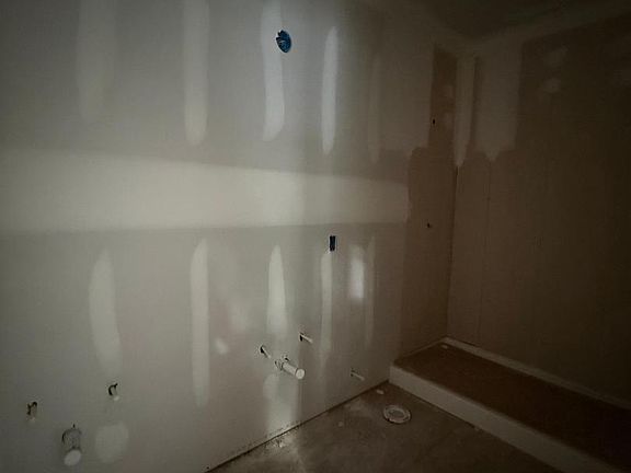 2nd image of 352 N Glebe Rd