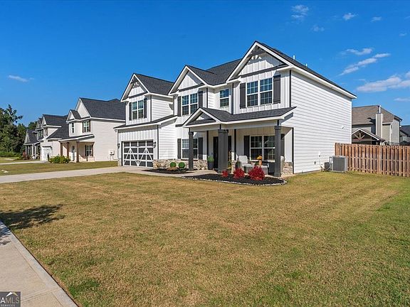 3rd image of 876 Kilworth Cir