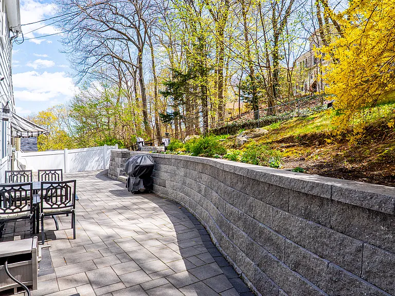 51 Lynn Fells Pkwy — Photo 31