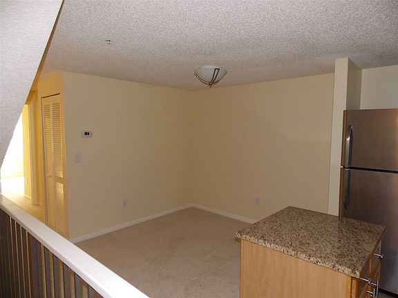 4th image of 2005 Mariposa Vista Ln #3109