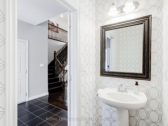 5th image of 7 Kinsman Dr