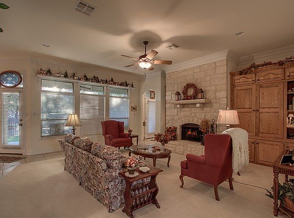 4th image of 2153 Hedgestone