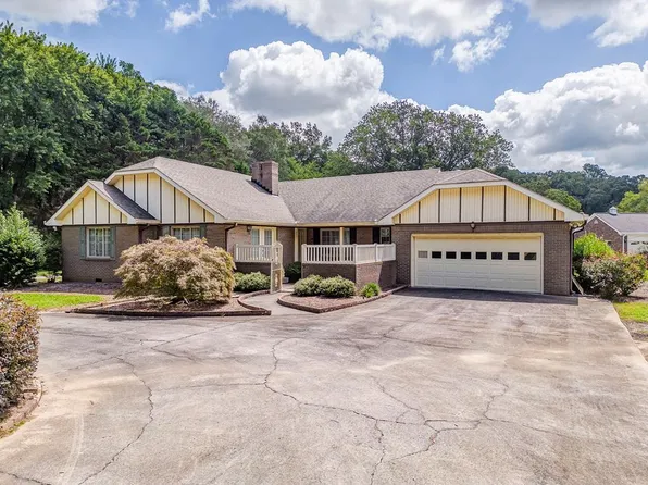 1709 Dug Gap Rd, Dalton, GA 30720