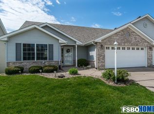3503 Shady Ridge Ct, Davenport, IA 52804