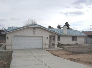 8921 Grapefruit Ave, Hesperia, CA 92345