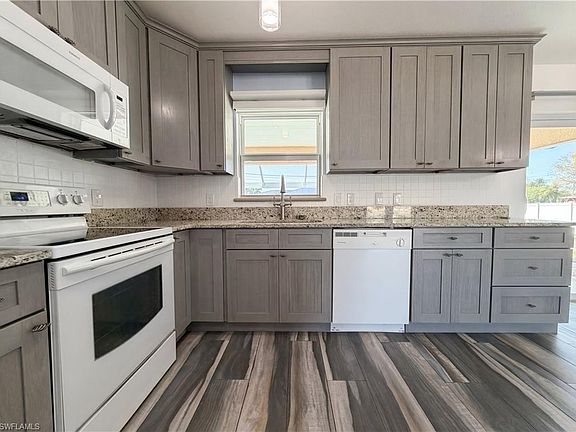 2nd image of 102 SE 43rd LN
