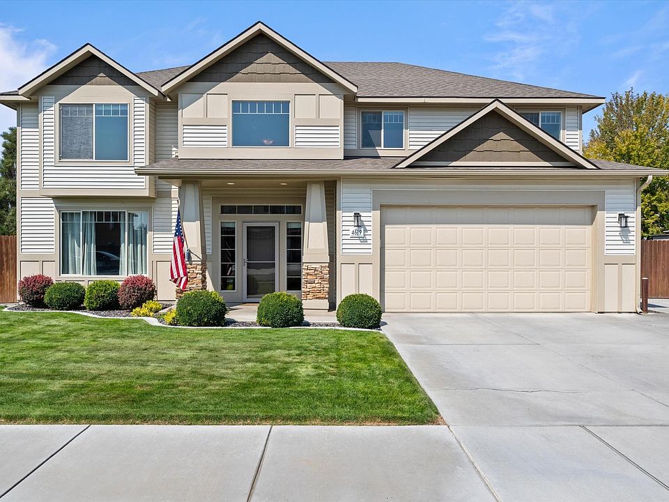 1st image of 4619 NW Commons Dr
