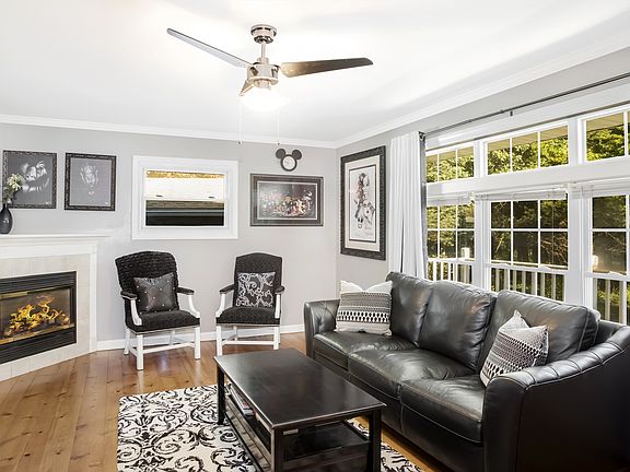 2nd image of 27 Oak Dr