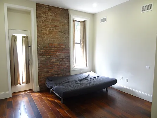 Rented by Miron Realty Group | media 31