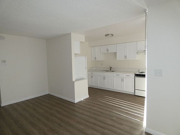 2nd image of 634 Lime Ave APT 206