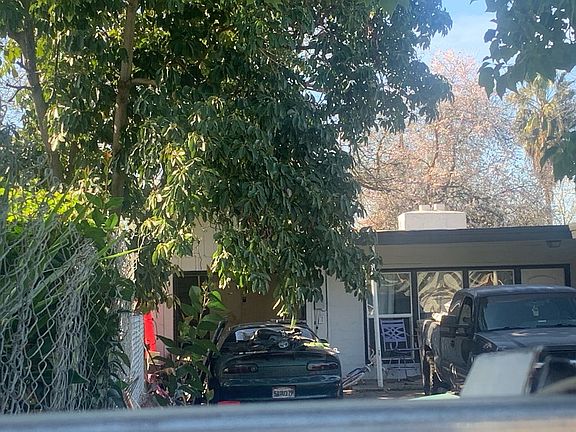 2nd image of 1023 S Golden Gate Ave