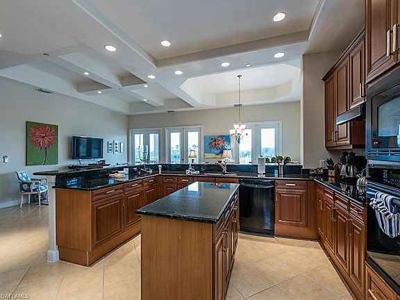 4th image of 530 Avellino Isles Cir APT 7302
