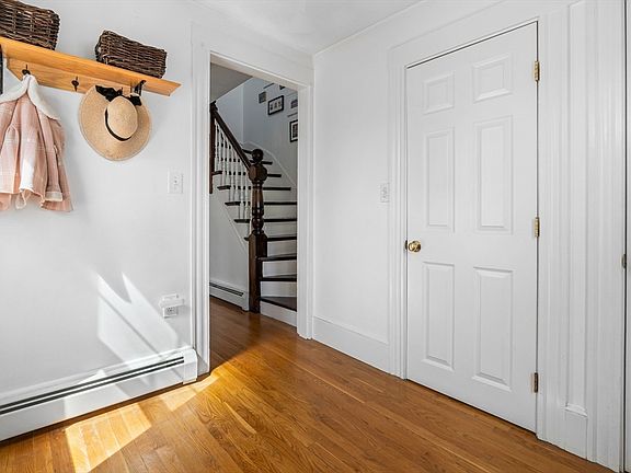 3rd image of 17 1/2 Ayer St