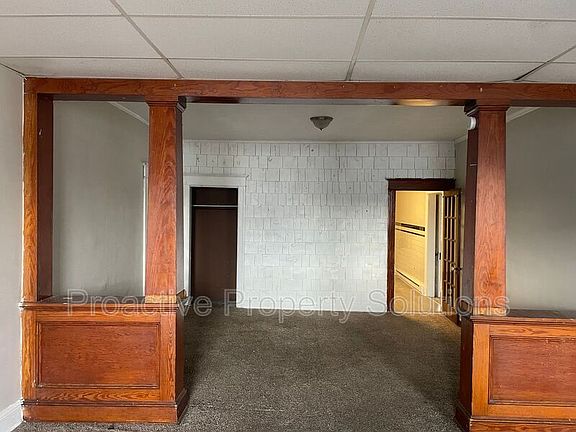 2nd image of 300-302 William St #300