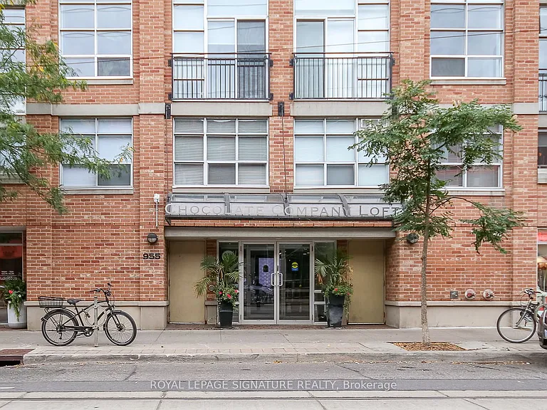 955 Queen St W #Penthouse 08 — Photo 36