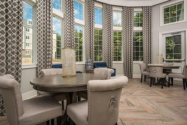 Aspen Regency — Photo 8