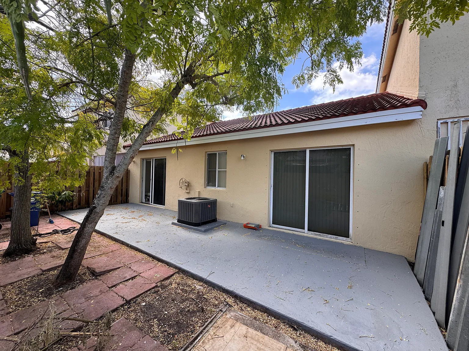 3 bed, 1050 sqft, $2,950 — Photo 3