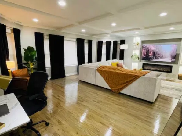 1954 E 73rd Pl APT 2, Chicago, IL 60649