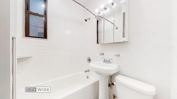 Rented by City Wide Apartments | media 6