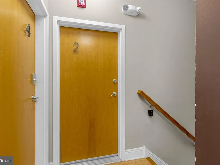 530 W Girard Ave #2 — Photo 16